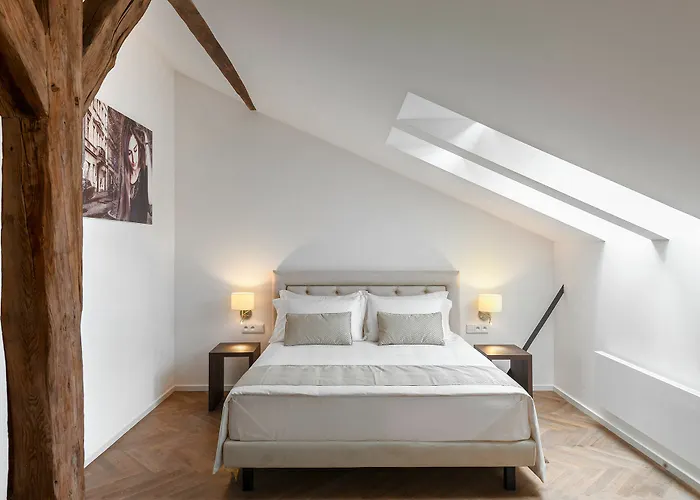 Limehome Halkova Aparthotel 4*