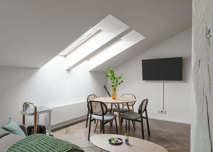Limehome Halkova Aparthotel 4*