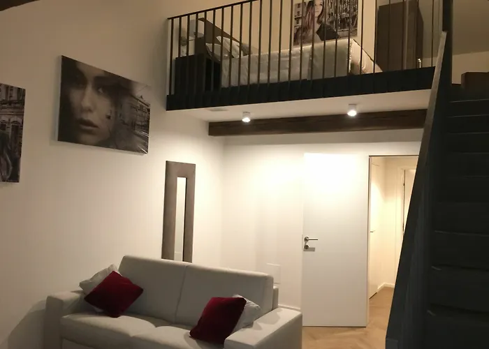 Limehome Halkova Prag