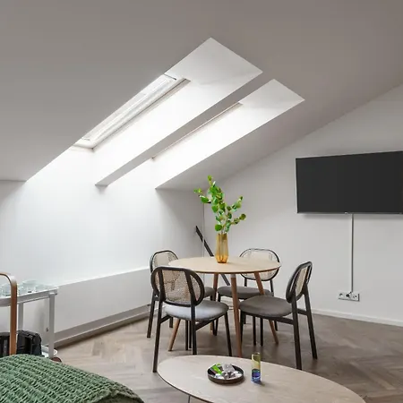 Limehome Halkova شقة فندقية 4*