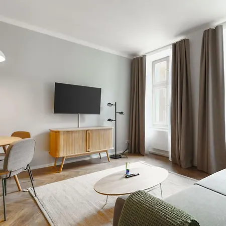Limehome Halkova شقة فندقية 4*