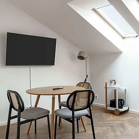 Limehome Muza Prague
