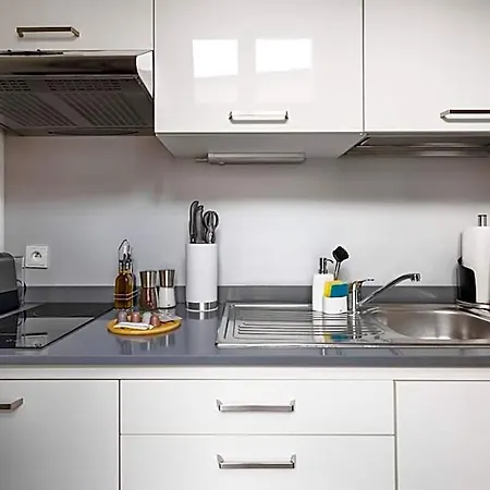 Aparthotel Limehome Muza