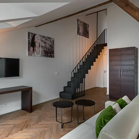 Limehome Muza 4*
