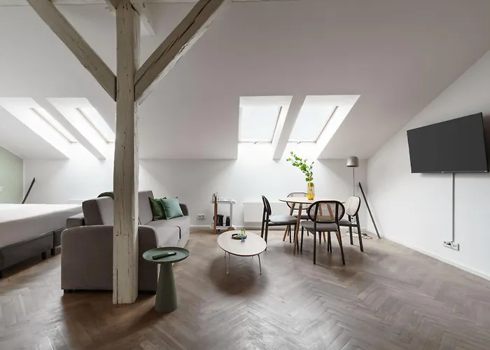 Limehome Halkova Апарт-отель Прага