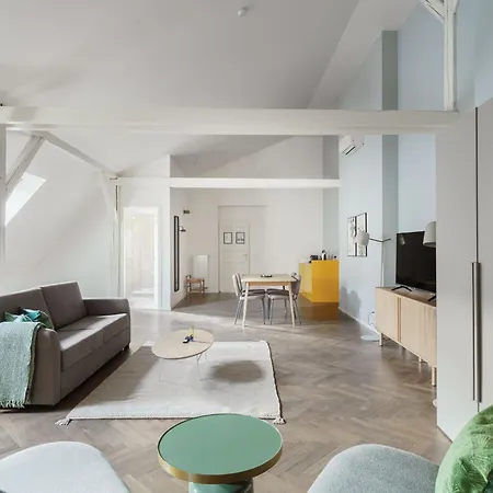 Limehome Halkova Prague