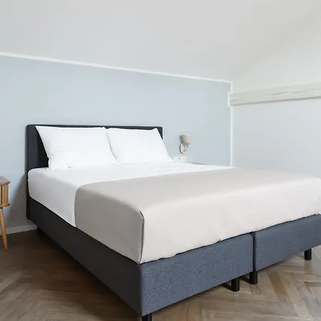 Limehome Halkova Aparthotel Prague