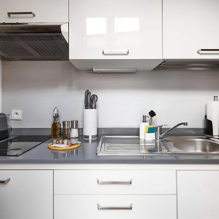 Aparthotel Limehome Halkova Prague