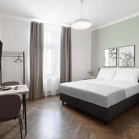 Limehome Halkova Aparthotel 4*