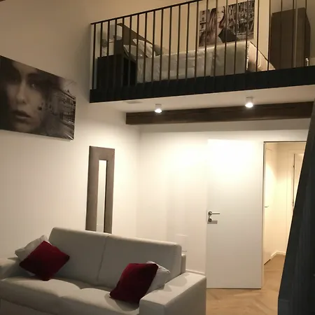 Limehome Halkova Prague