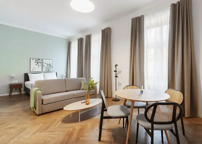 Limehome Halkova 아파트호텔
