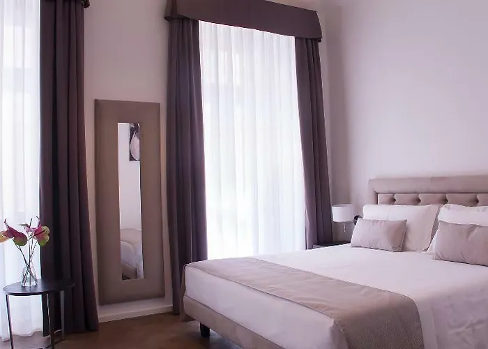 Limehome Halkova 4* 프라하